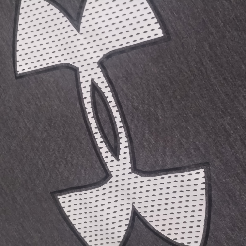 Men's gray Under Armour graphic tshirt - Picture 3 of 4